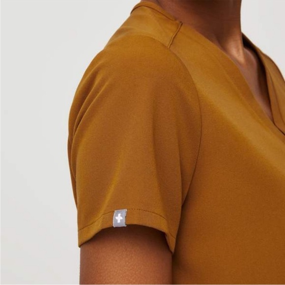 FIGS scrub set - Picture 4 of 12